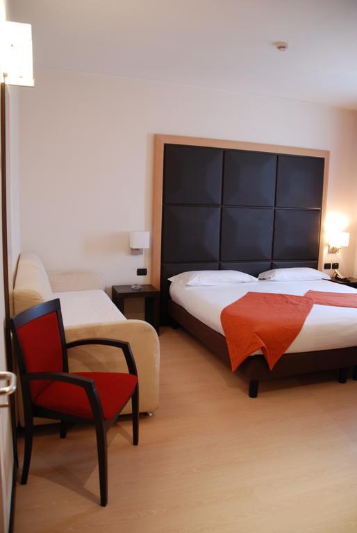 Hotel Metropolis Reggio Emilia Eksteriør bilde